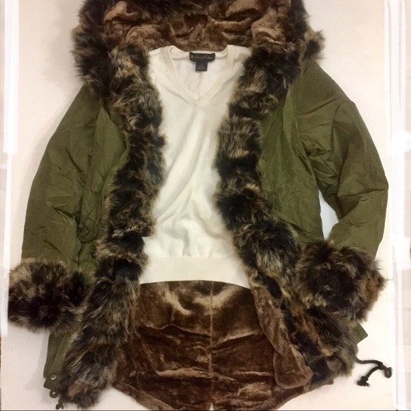 Boutique Jackets & Blazers - 🛑SOLD🛑🌹HP🌹Sz S Warm Fur Lined Winter Parka